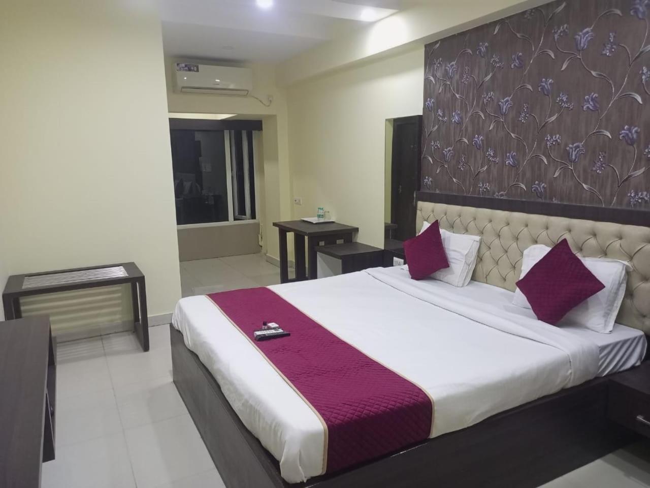 Hotel Eco Park New Town Extérieur photo