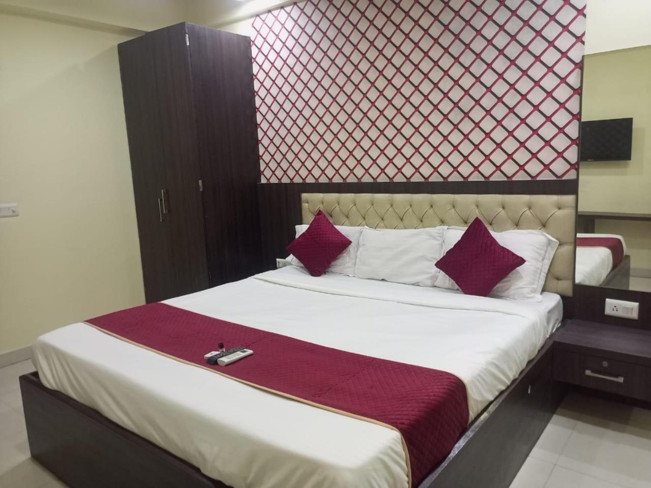 Hotel Eco Park New Town Extérieur photo